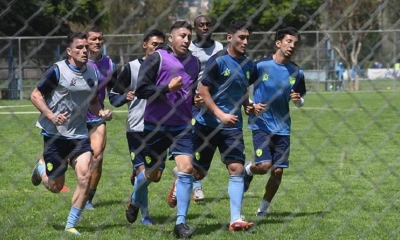 Aurora perfila el once para visitar mañana a Oriente Petrolero.