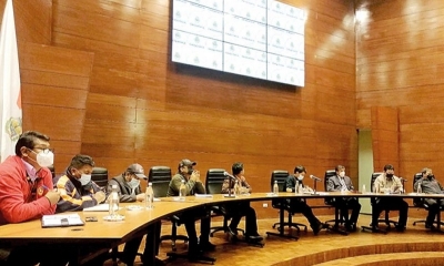  La reunión para definir el destino del aeropuerto Juana Azurduy de Padilla se realizó en el Centro Internacional de Convenciones y Cultura.