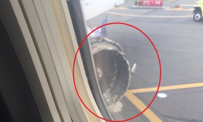 Una foto de un pasajero muestra el motor severamente dañado/Foto. RRSS
