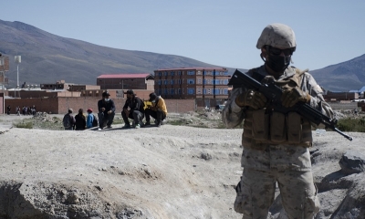 Militares del Ejército de Chile patrullan la frontera con Bolivia