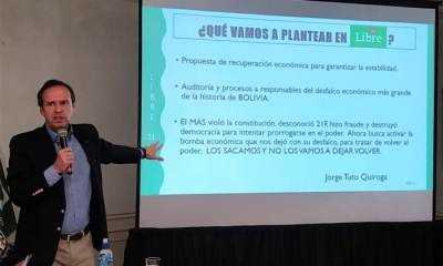 Jorge Tuto Quiroga en conferencia en La Paz. Foto/RRSS