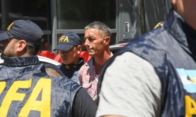 Gastón Ariel Mercanzini tras ser arrestado por agentes de la policía de Buenos Aires. | Fuente: Telam