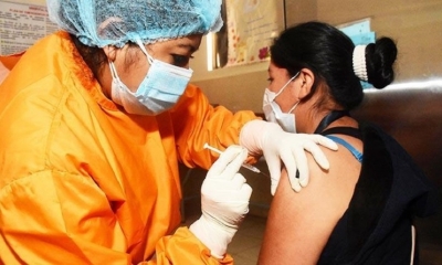 La vacunación contra la pandemia al personal de salud