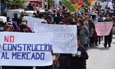 Comerciantes marchan en el centro de la ciudad contra la Coordinadora Gremial. 