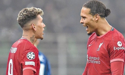 Los jugadores del Liverpool celebran el triunfo ante el Inter de Milán. 
