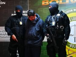  La FELCC de La Paz presentó a militar implicado en pornografía.