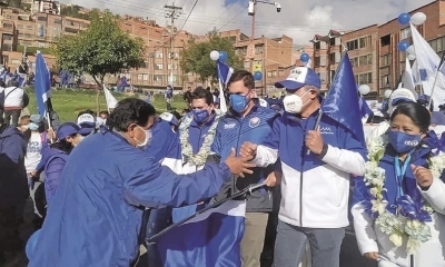 Dockweiler en su caminata por la sede de Gobierno
