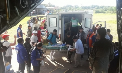Los estudiantes, fueron trasladados, desde San Borja custodiados por a tres médicos del Ministerio de Salud