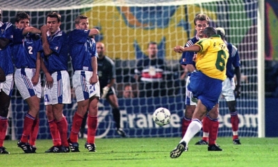 Este exfutbolista brasileño aún conserva el toque en su pie izquierdo a los 46 años/Foto. RRSS