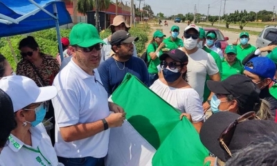 Rómulo Calvo visita la zona Los Lotes y apoyo los bloqueo. 