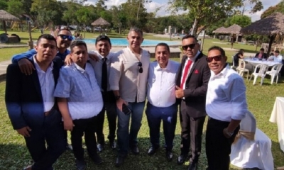 Mojica no salió a aclarar cómo es que el narcopiloto apareció en su matrimonio
