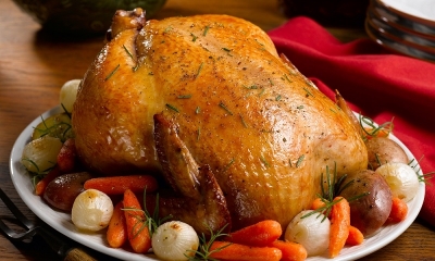 pollo navideño de huevo y verduras 