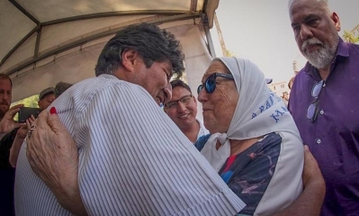 Las Madres de Plaza de Mayo, que desde 1977 denuncian las desapariciones y asesinatos cometidos por las dictaduras