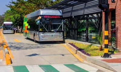 Los cordones servían para separar el carril del Bus del BRT del resto de vehículos