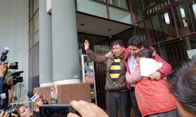 El médico Jhiery Fernández tras salir de la audiencia.