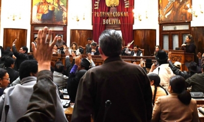 Aprobaron la renuncia del presidente y vicepresidente/Foto. RRSS