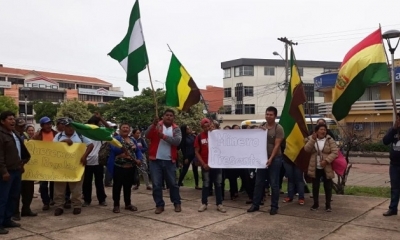 Alcaldes de Amdecruz alistan su marcha hacia la gobernación.