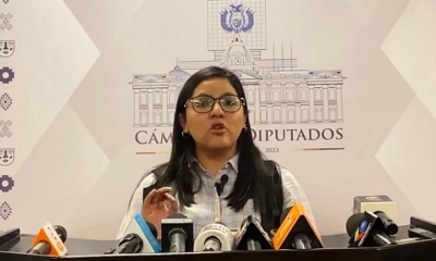 La diputada de Comunidad Ciudadana (CC), Lissa Claros, en conferencia de prensa.