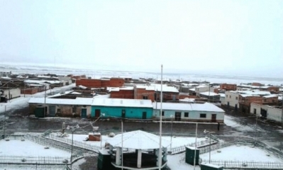 En las últimas horas se registró una intensa nevada en algunas zonas del altiplano. Foto: Ministerio de Educación.