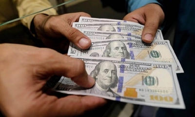 Movimiento de billetes en moneda norteamericana. | EFE