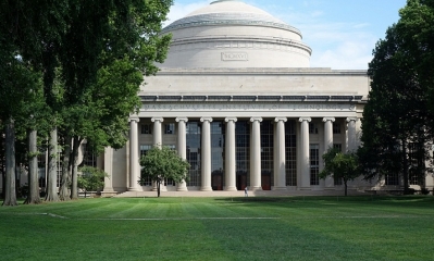El Instituto Tecnológico de Massachusetts, conocido habitualmente como MIT por su acrónimo en inglés