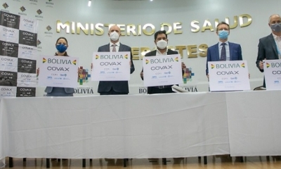 En acto público el ministro de Salud, Jeyson Auza.