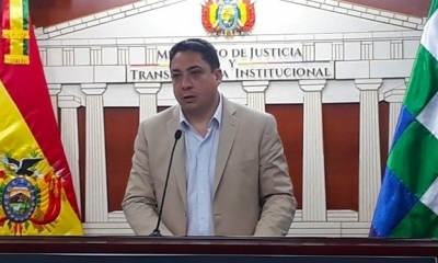 Ministro de Justicia, Héctor Arce, en conferencia de prensa.