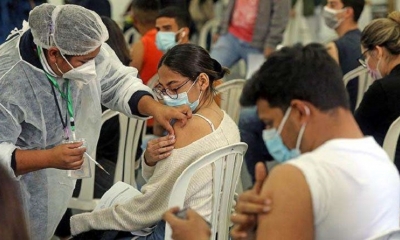 Bolivia refuerza la vacunación con la tercera dosis 