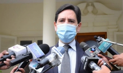 El presidente del TSE, Salvador Romero, en conferencia este lunes. 