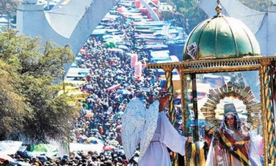 Cientos de devotos participan de la festividad de Urkupiña, en Cochabamba. Foto: archivo