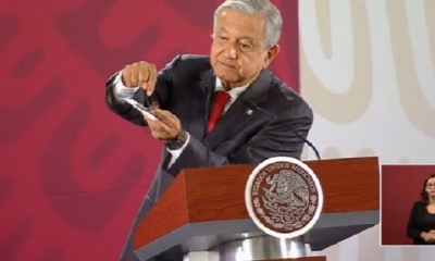 En conferencia de prensa mostró el dispositivo/Foto. Captura de pantalla