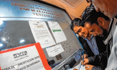 Las plataformas exigen que el TSE se pronuncie sobre la repostulación antes del 6 de agosto. Foto: EL DEBER