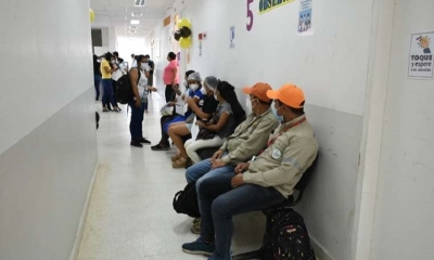 vacunacion anticovid a personal medico la GUARDIA 