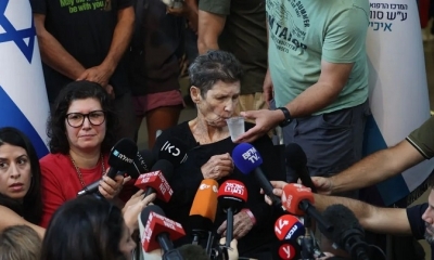 Visiblemente afectada y algo desorientada, Lifshitz pidió la liberación de todos los rehenes. | Fuente: EFE 