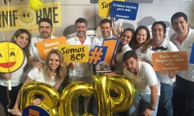 Funcionarios de BCP recibiendo el premio/Foto.RB  (Ver imágenes)