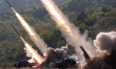 Corea del Norte lanzó al menos tres proyectiles hoy hacia el mar de Japón