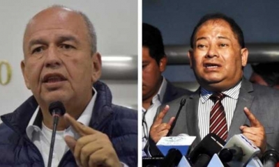El ministro de Gobierno, Arturo Murillo y la exautoridad Carlos Romero.