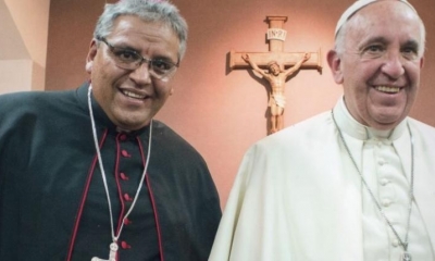 El monseñor Percy Galván junto al Papa Francisco