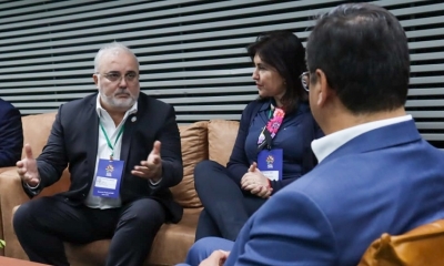 El titular de Petrobras, Jean Paul Prates, en la reunión con el presidente Luis Arce. Foto: Facebook Lucho Arce