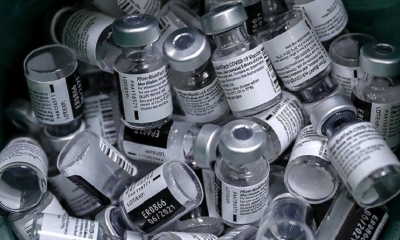 Ampollas de las vacunas anticovid del laboratorio Pfizer. | AFP