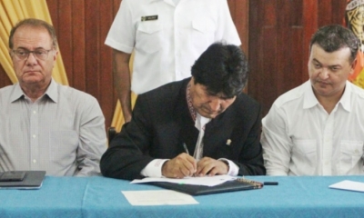 El Primer Mandatario junto a los empresarios en el acto del pasado miércoles. Foto: ABI