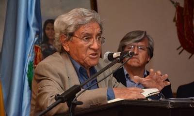 Muere el escritor, humorista y periodista Jorge Mansilla.