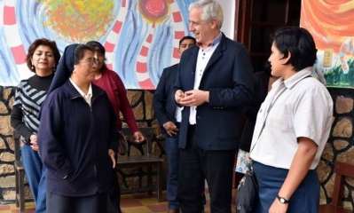 El vicepresidente compartió con las responsables del hogar/Foto. Vicepresidencia 