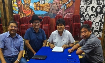 El expresidente Evo Morales se reunió con exautoridades de su gobierno para hablar del futuro electoral del MAS.