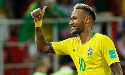 Neymar hace un gesto victorioso tras la victoria de su equipo ante Serbia. Foto: RT