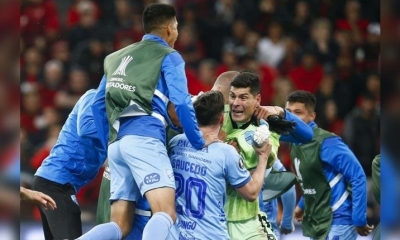 Celebración de los jugadores de Bolívar, tras clasificar a cuartos de final de Copa Libertadores 2023. | EFE