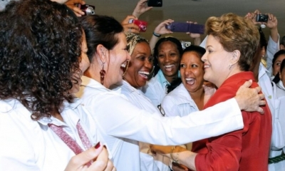El primer grupo de los médicos llegó esta madrugada procedente de Brasil.