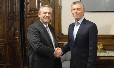 Alberto Fernández (i) y el presidente argentino Mauricio Macri. 