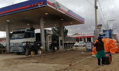Una estación de servicio en Patacamaya. Foto: referencial.