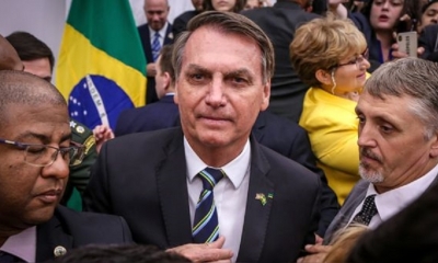 El presidente brasileño se somete a prueba luego de que un funcionario diera positivo al nuevo coronavirus. | Fuente: AFP